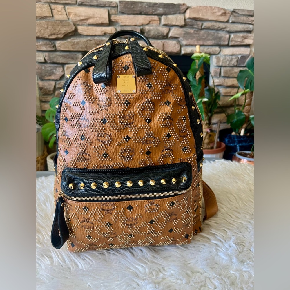 MCM COGNAC VISETOS COATED CANVAS DIAMOND STARK BACKPACK XL - Picture 2 of 14